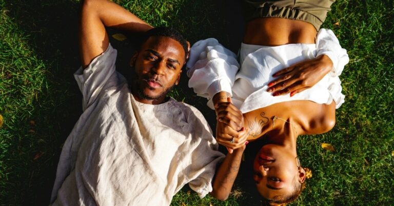12 Relationship Red Flags More Dangerous Than Dating Red Flags